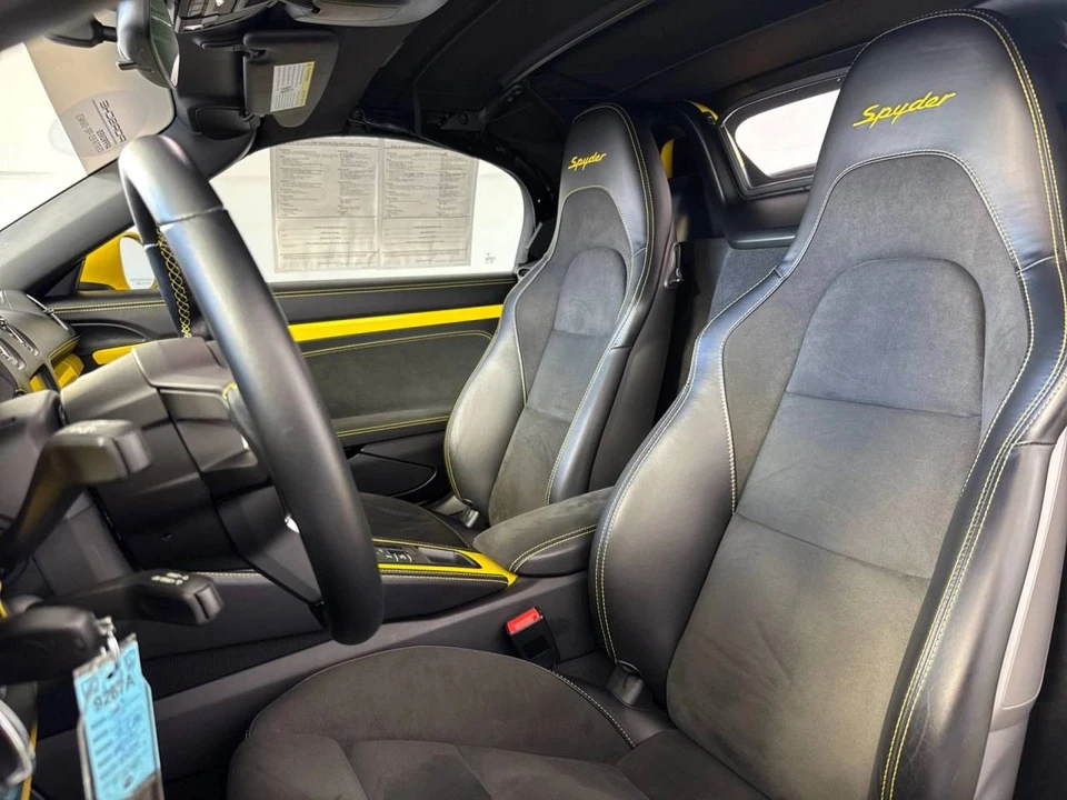 2022 Porsche 718 Boxster Spyder - Image 5 of 5
