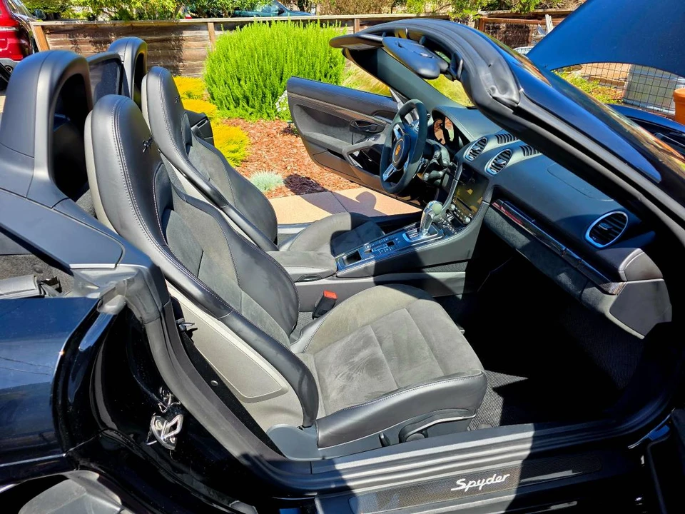 2022 Porsche 718 Boxster Spyder - Image 14 of 22