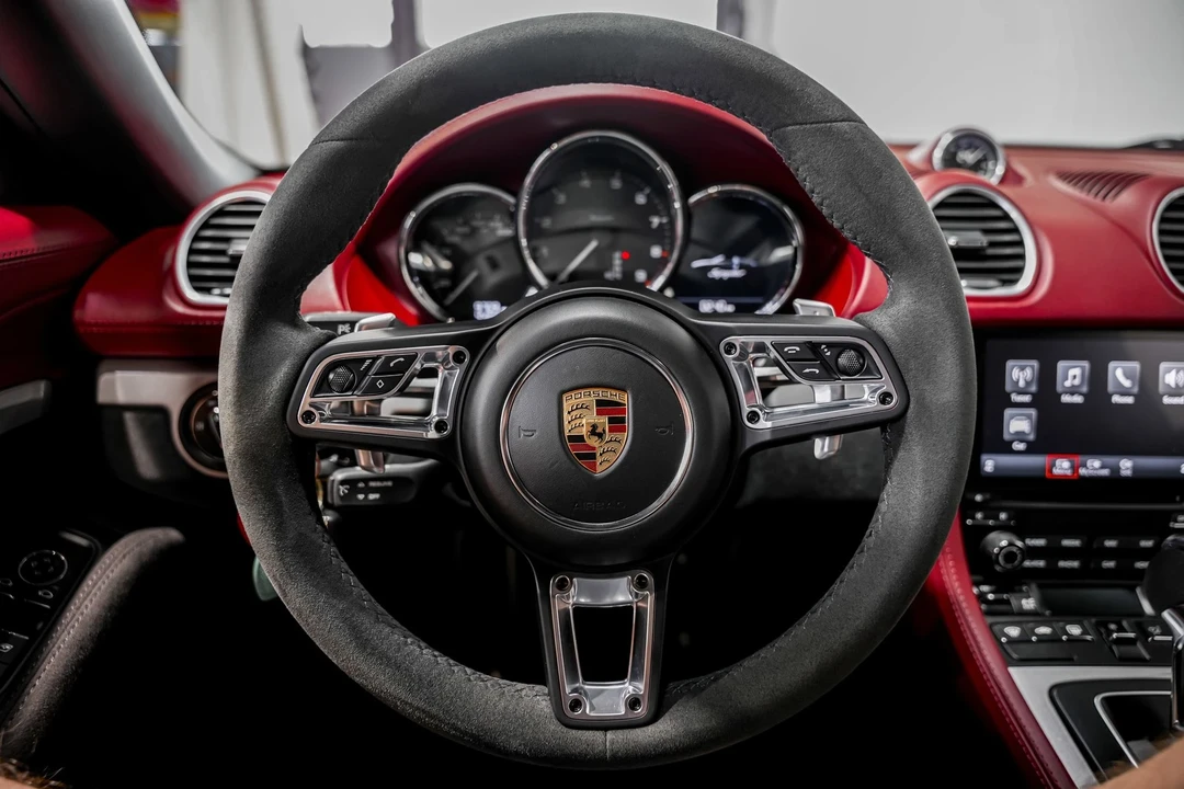 2022 Porsche 718 Boxster Spyder - Image 10 of 21