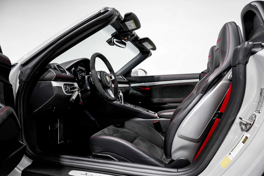 2022 Porsche 718 Boxster Spyder - Image 19 of 21