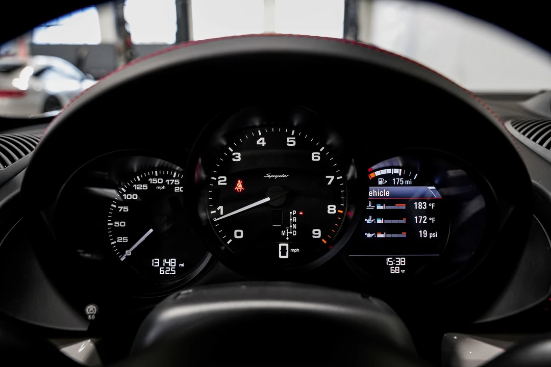 2022 Porsche 718 Boxster Spyder - Image 11 of 21
