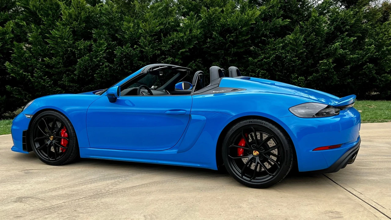 2022 Porsche 718 Boxster Spyder - Image 17 of 31