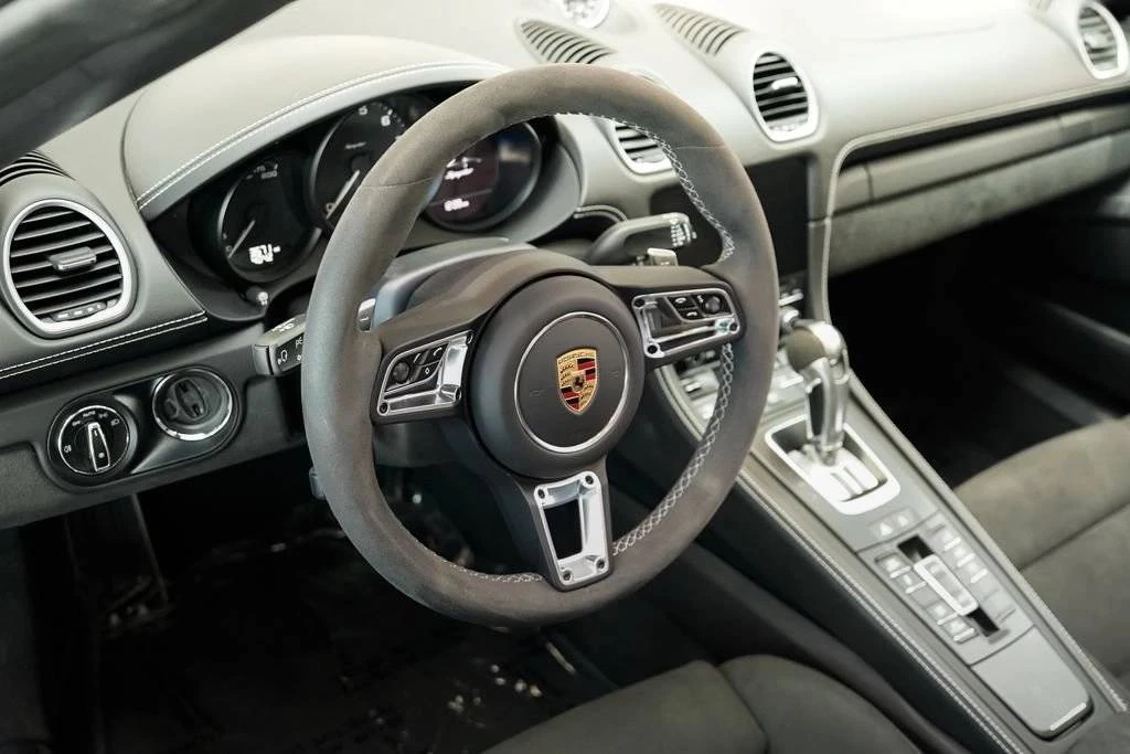 2022 Porsche 718 Boxster Spyder - Image 4 of 5