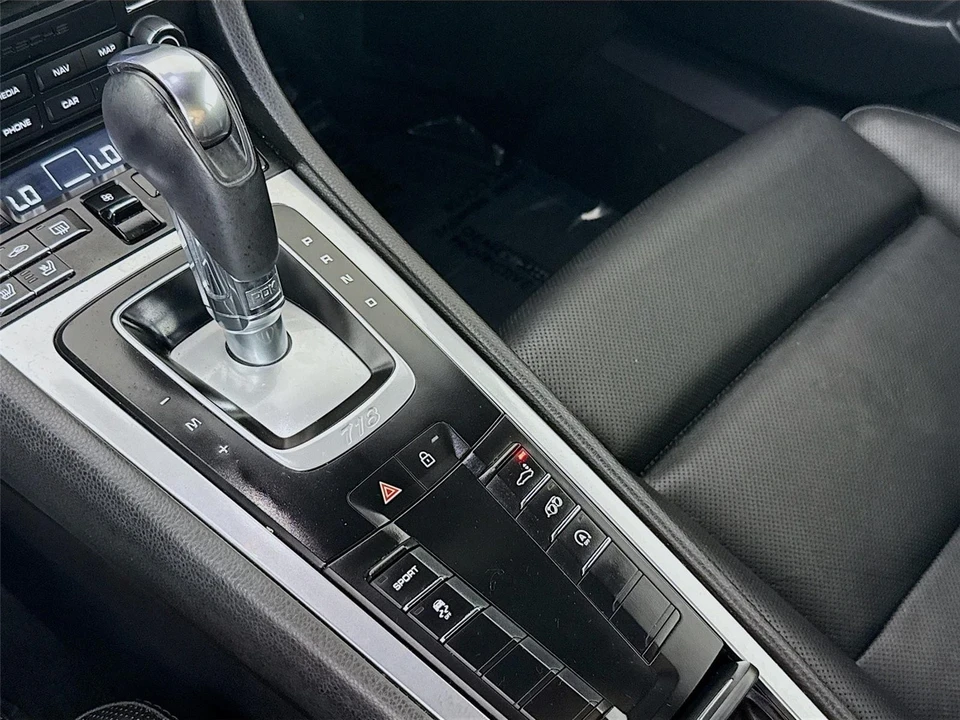 2022 Porsche 718 Cayman - Image 16 of 21
