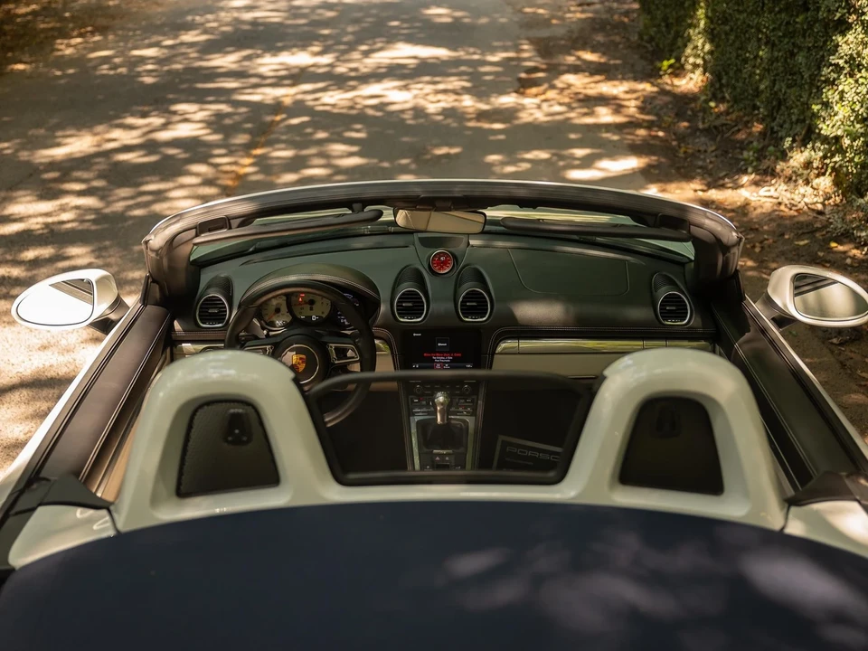 2022 Porsche 718 Boxster - Image 16 of 21