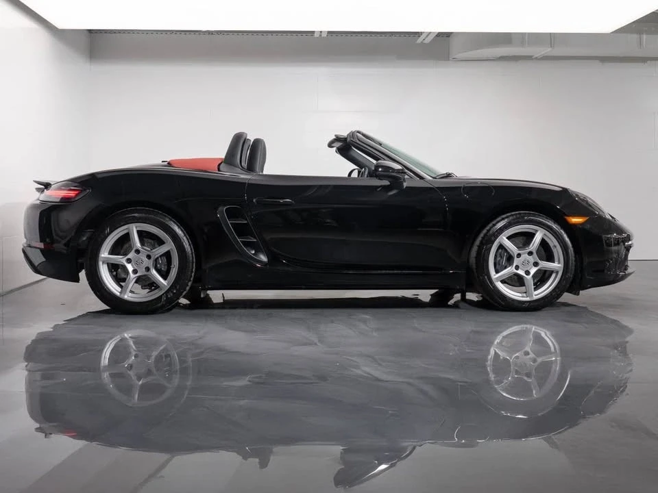 2022 Porsche 718 Boxster - Image 13 of 20