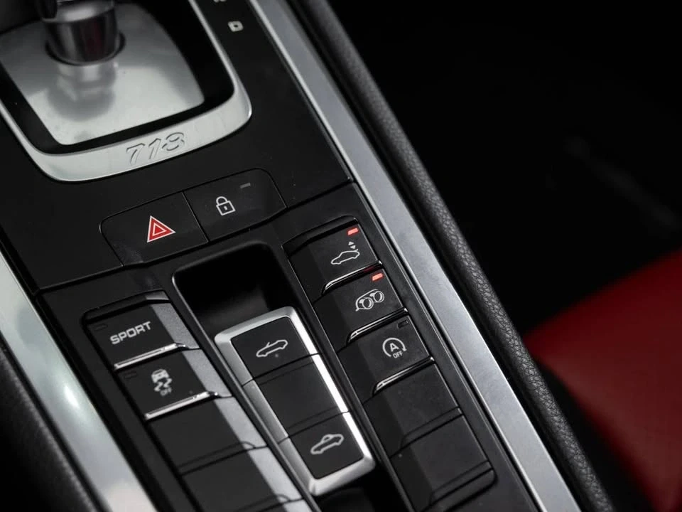 2022 Porsche 718 Boxster - Image 15 of 20