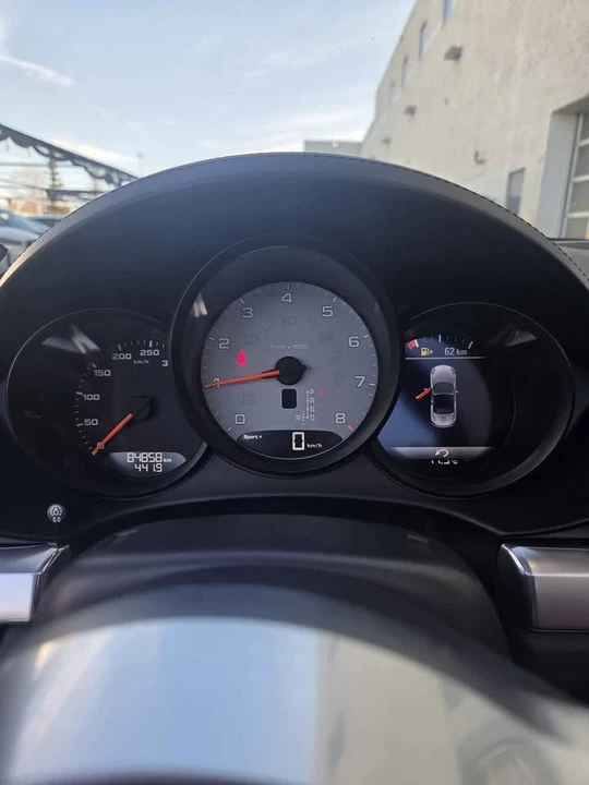 2022 Porsche 718 Boxster - Image 13 of 19