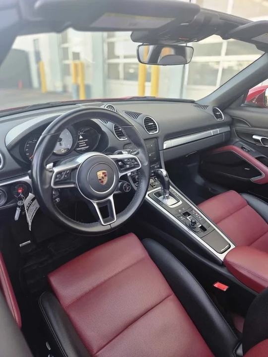 2022 Porsche 718 Boxster - Image 10 of 19