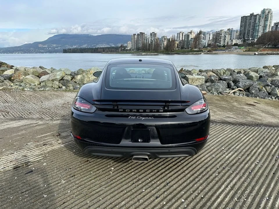 2022 Porsche 718 Cayman - Image 8 of 18