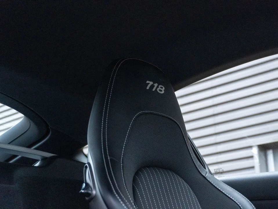 2022 Porsche 718 Cayman T - Image 16 of 20