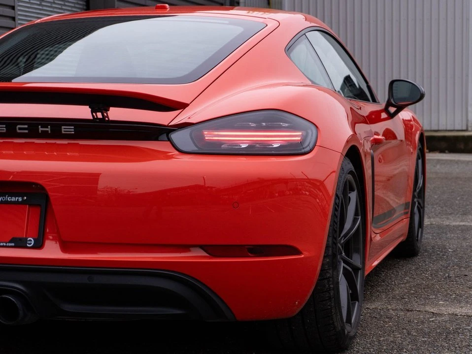 2022 Porsche 718 Cayman T - Image 13 of 20