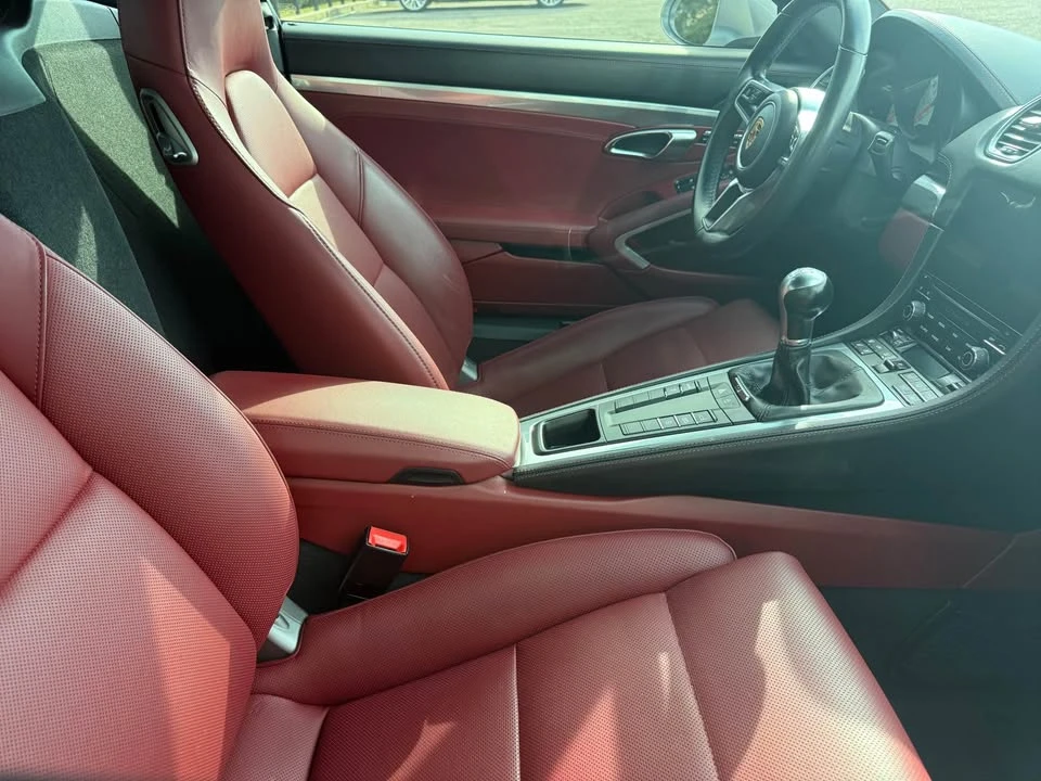 2022 Porsche 718 Cayman - Image 7 of 10