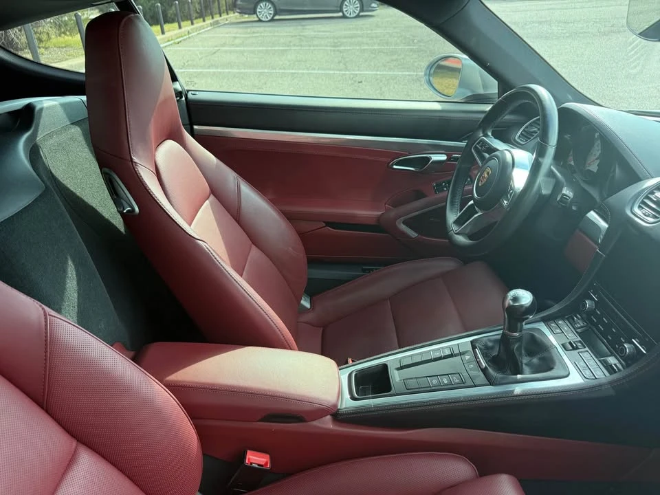 2022 Porsche 718 Cayman - Image 8 of 10