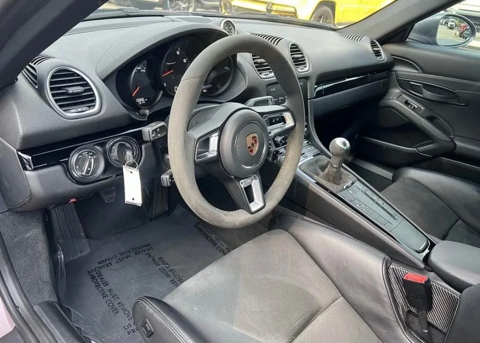 2022 Porsche 718 Cayman - Image 9 of 10
