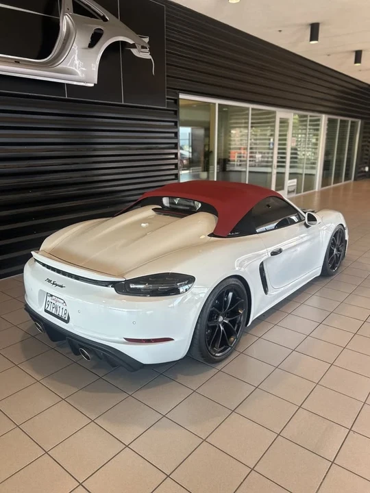 2022 Porsche 718 Boxster Spyder - Image 4 of 9