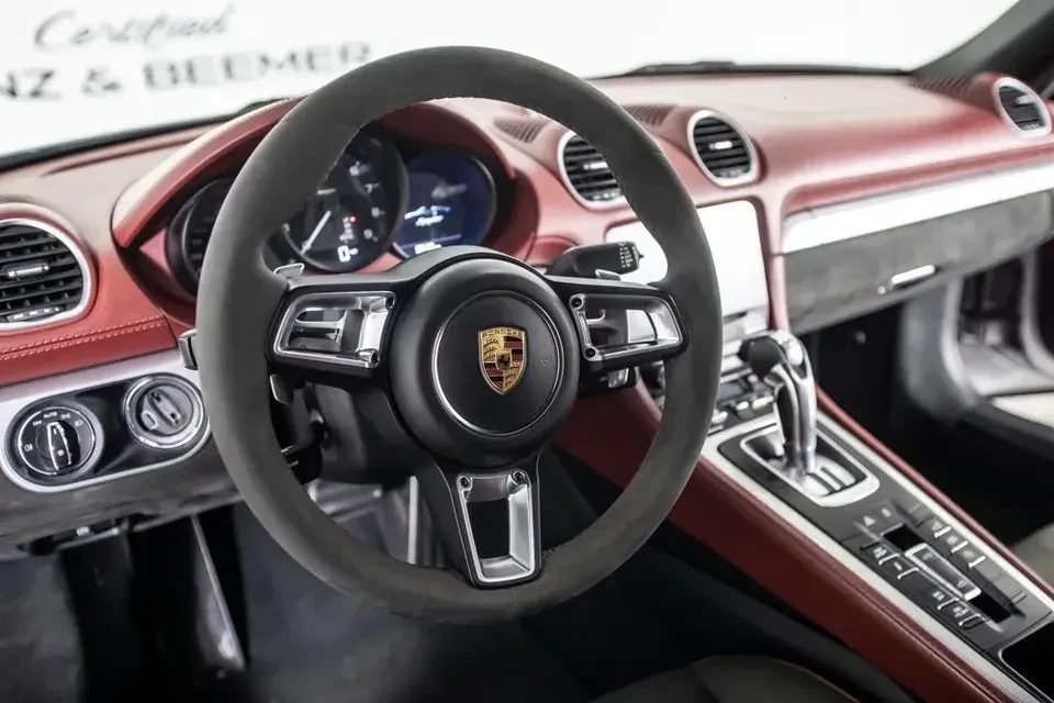 2022 Porsche 718 Boxster Spyder - Image 7 of 9