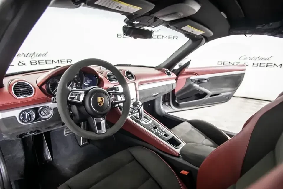 2022 Porsche 718 Boxster Spyder - Image 6 of 9