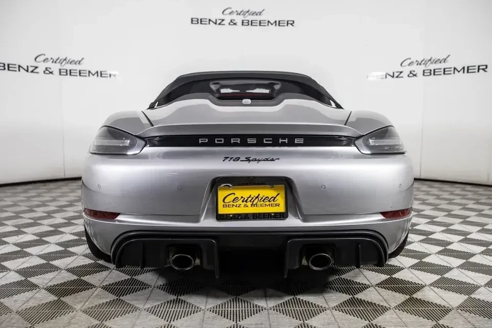 2022 Porsche 718 Boxster Spyder - Image 2 of 9