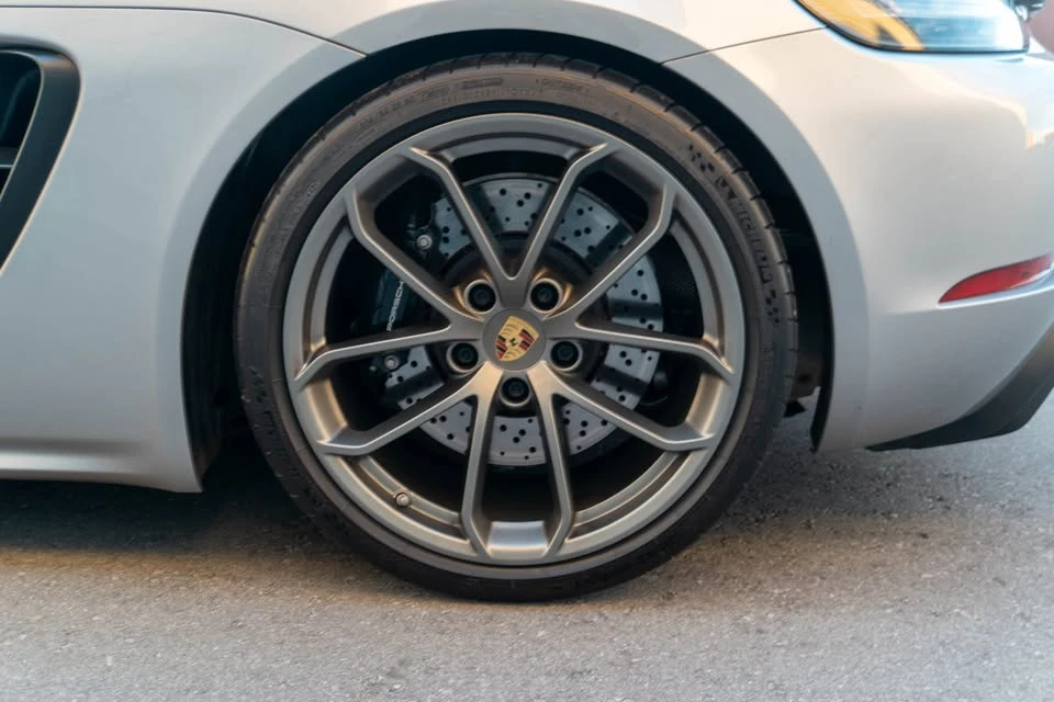 2022 Porsche 718 Boxster Spyder - Image 5 of 17