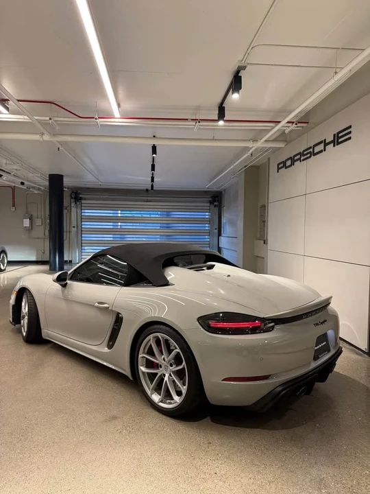 2022 Porsche 718 Boxster Spyder - Image 5 of 12