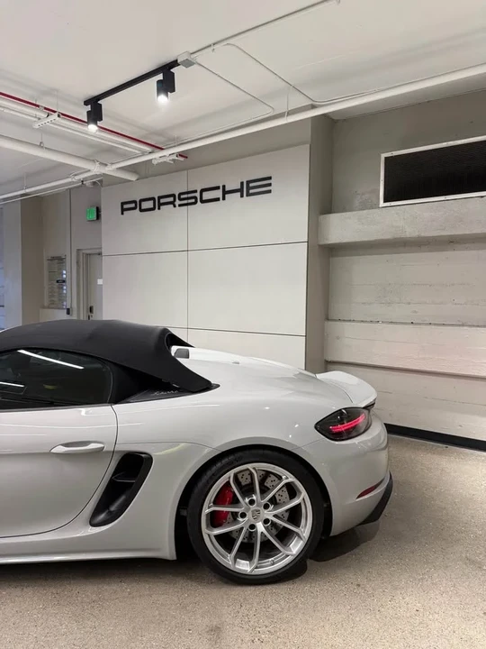 2022 Porsche 718 Boxster Spyder - Image 4 of 12