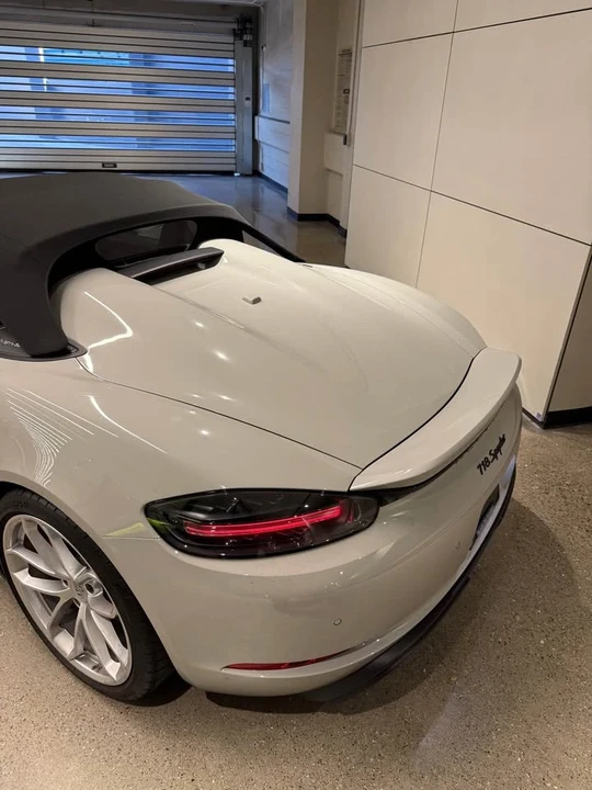 2022 Porsche 718 Boxster Spyder - Image 6 of 12