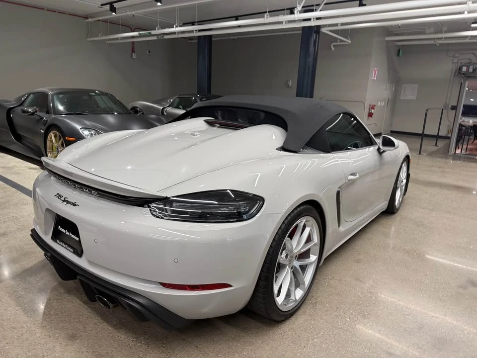 2022 Porsche 718 Boxster Spyder - Image 7 of 19