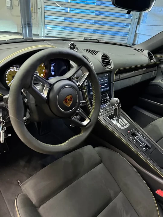 2022 Porsche 718 Boxster Spyder - Image 9 of 12