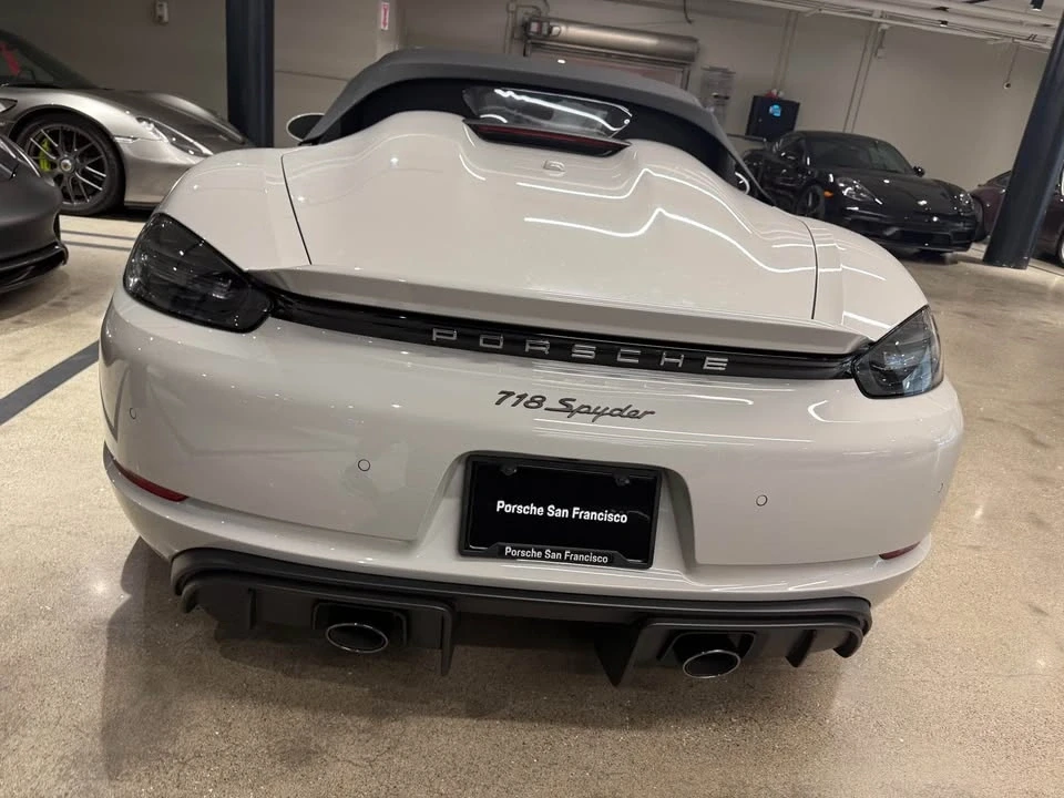 2022 Porsche 718 Boxster Spyder - Image 6 of 19