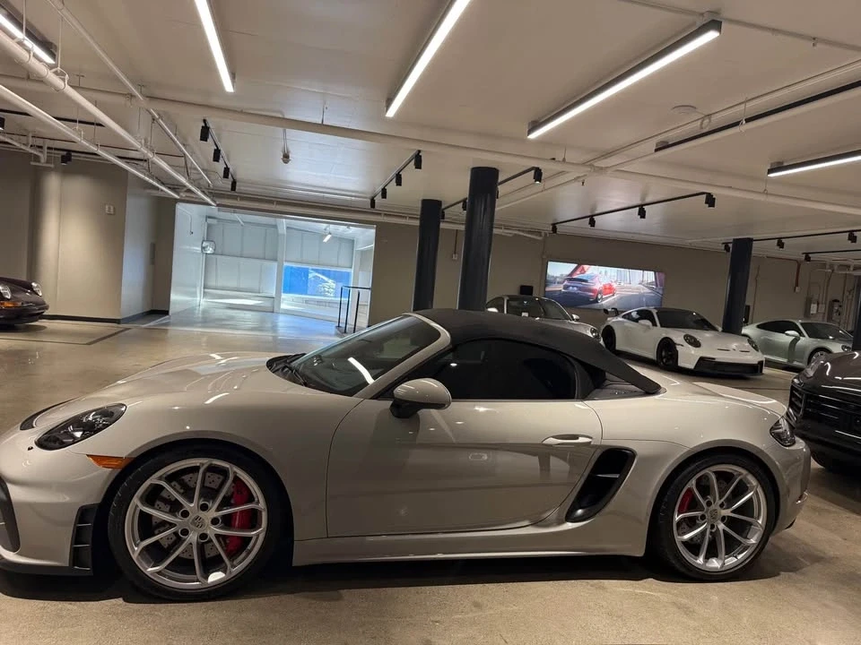 2022 Porsche 718 Boxster Spyder - Image 4 of 19