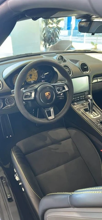 2022 Porsche 718 Boxster Spyder - Image 14 of 18