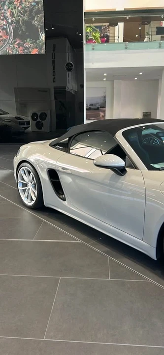 2022 Porsche 718 Boxster Spyder - Image 10 of 18