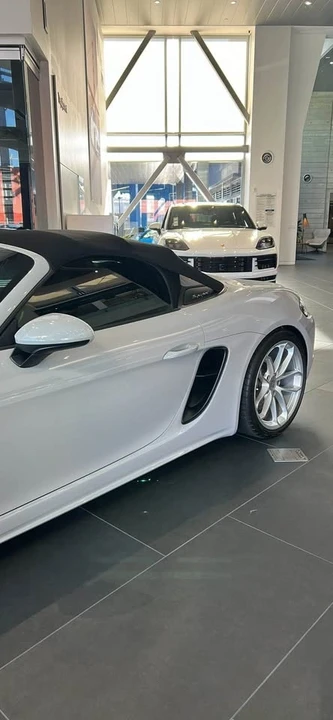 2022 Porsche 718 Boxster Spyder - Image 4 of 18
