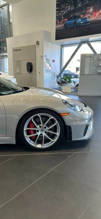 2022 Porsche 718 Boxster Spyder - Image 12 of 18