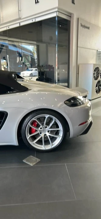 2022 Porsche 718 Boxster Spyder - Image 6 of 18