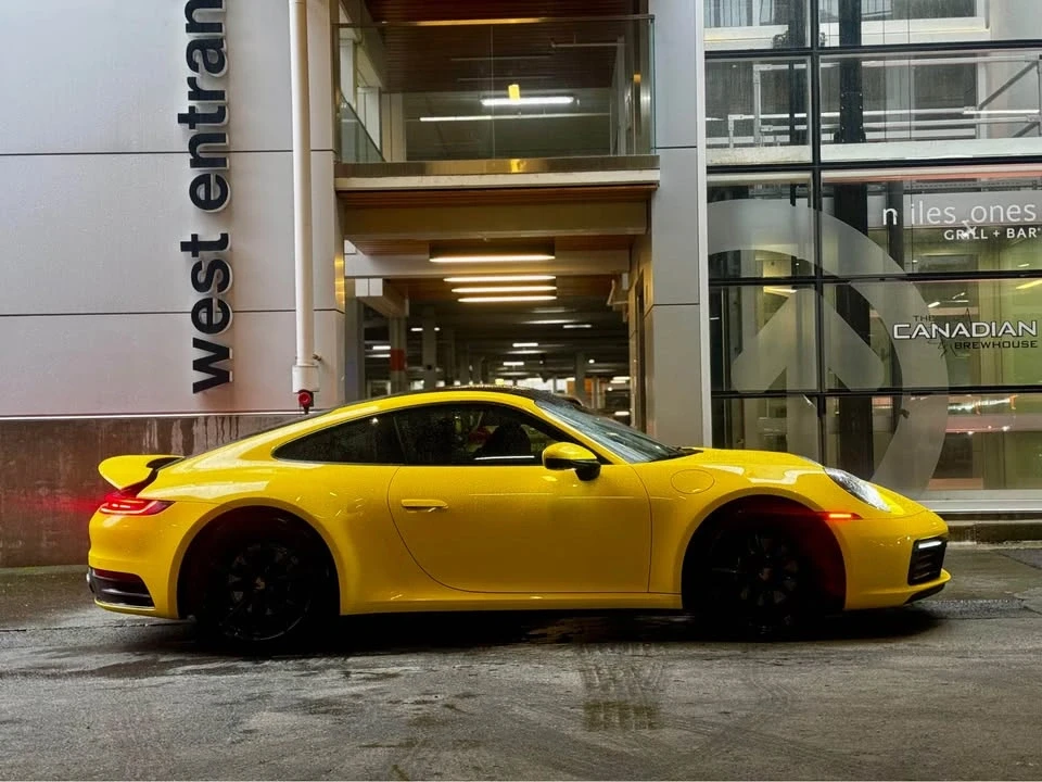 2022 Porsche 992 Carrera - Image 9 of 17