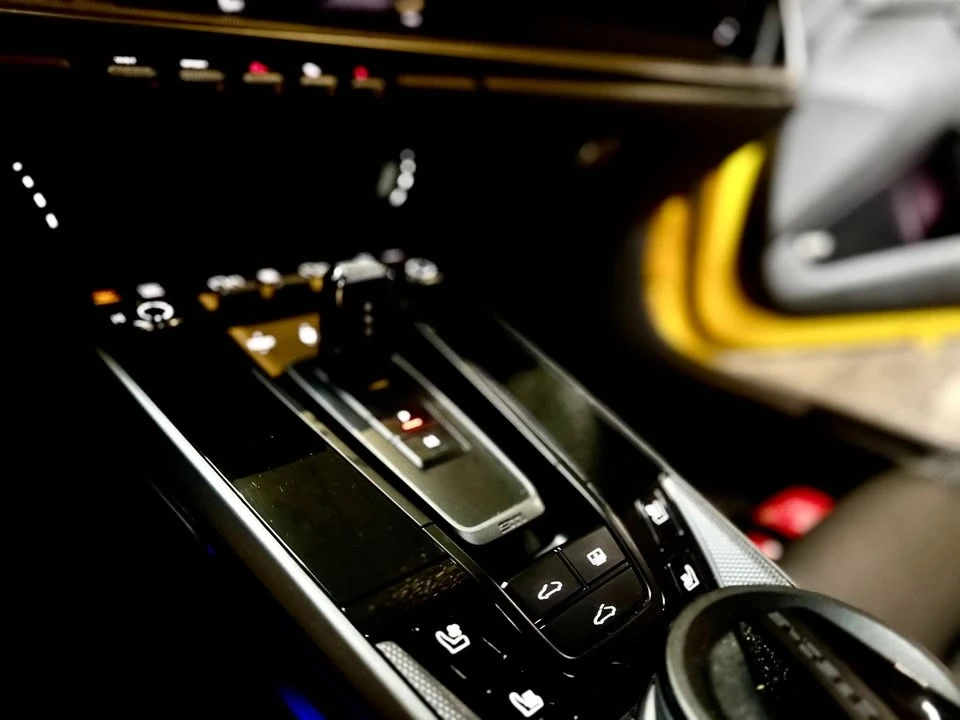 2022 Porsche 992 Carrera - Image 14 of 17