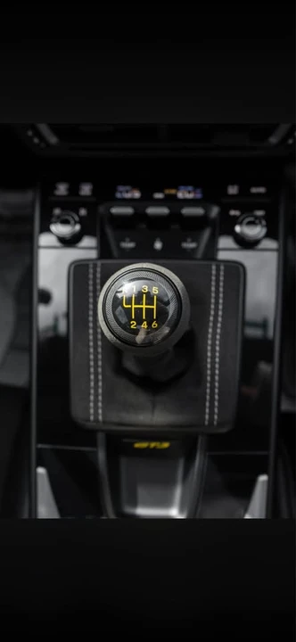 2022 Porsche 992 Carrera - Image 9 of 10