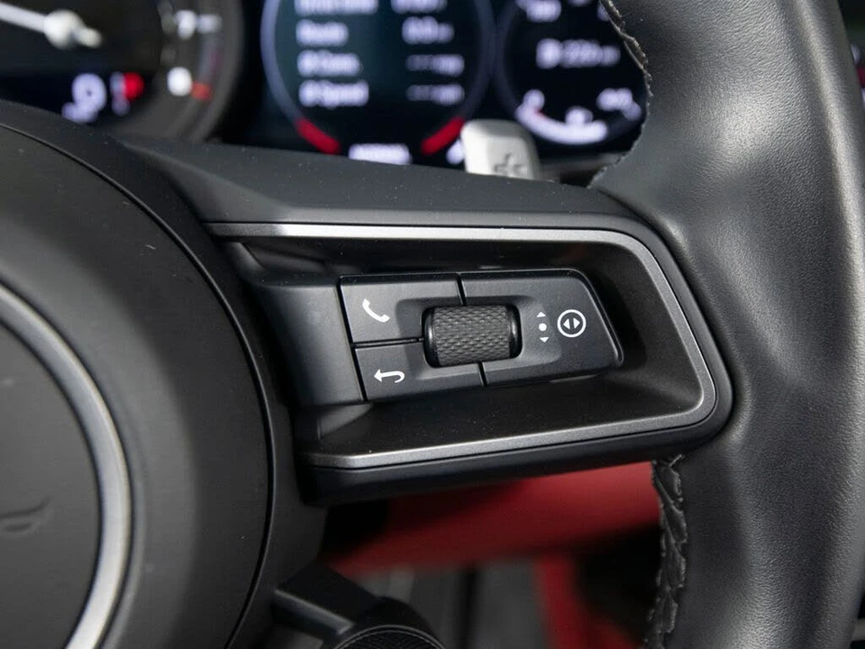 2022 Porsche 992 Carrera 4S - Image 25 of 31