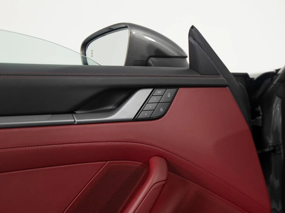 2022 Porsche 992 Carrera 4S - Image 20 of 31