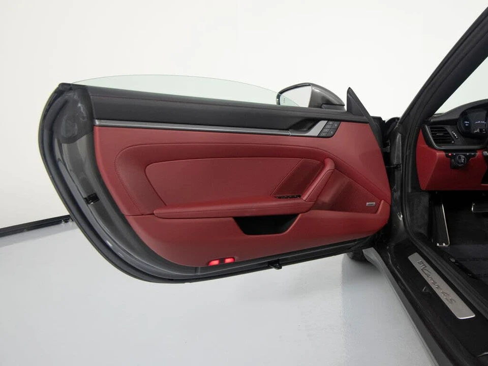 2022 Porsche 992 Carrera 4S - Image 19 of 31