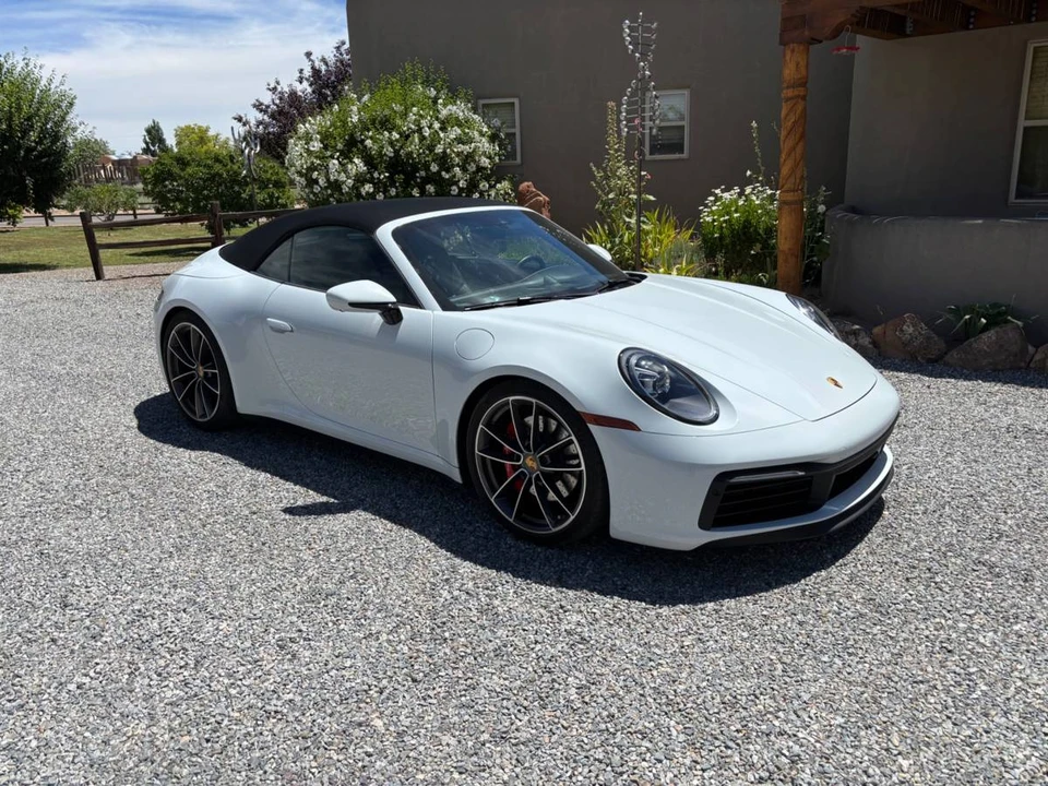 2022 Porsche 992 Carrera 4S - Image 3 of 4