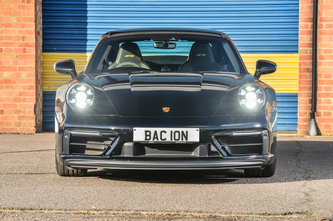 2022 Porsche 992 Carrera - Image 2 of 31