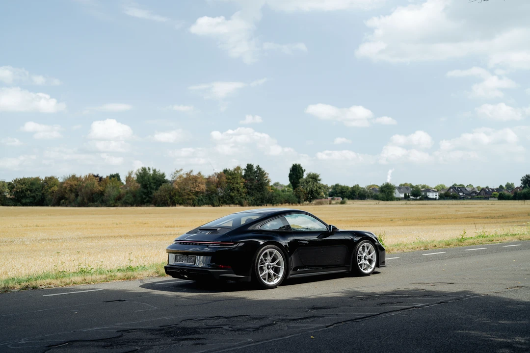2022 Porsche 992 GT3 Touring - Image 17 of 31