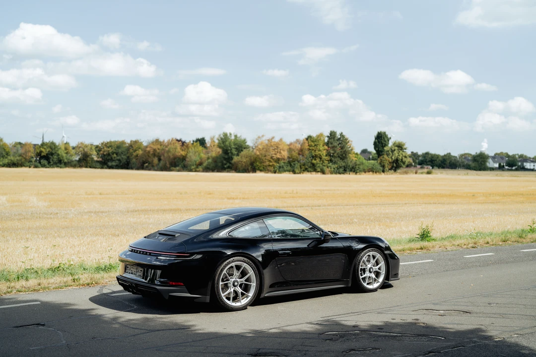2022 Porsche 992 GT3 Touring - Image 19 of 31