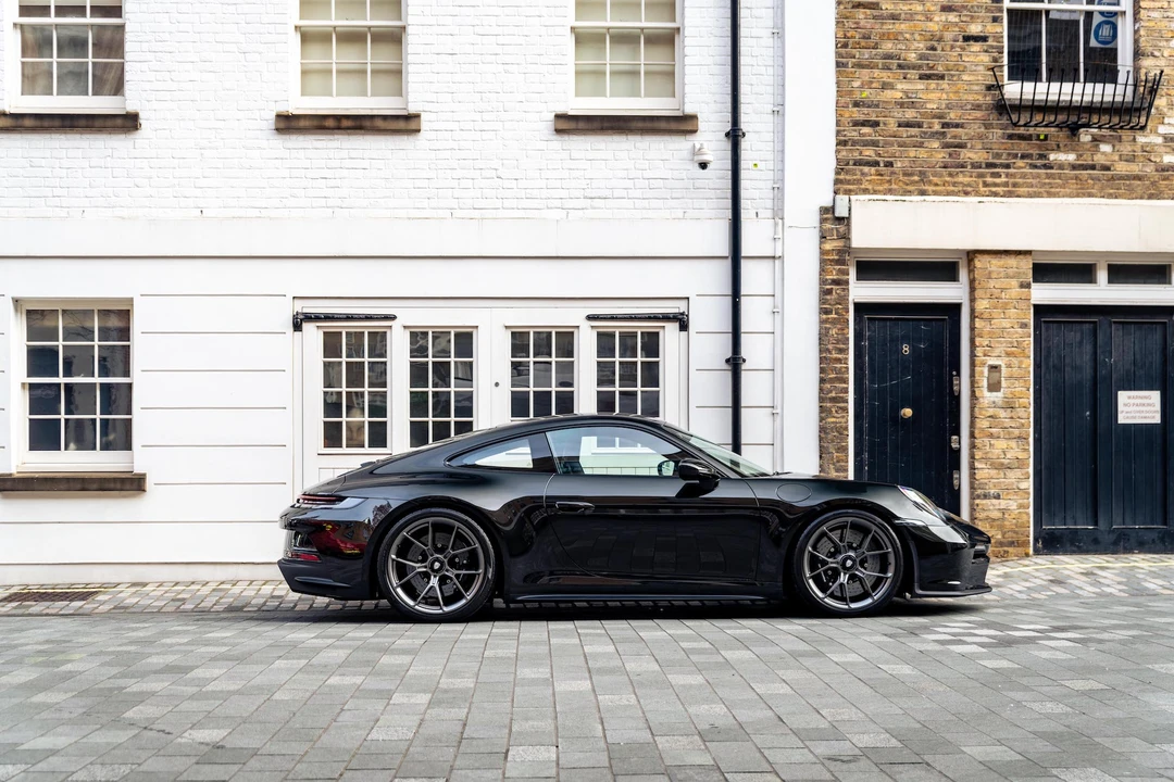 2022 Porsche 992 GT3 - Image 15 of 31
