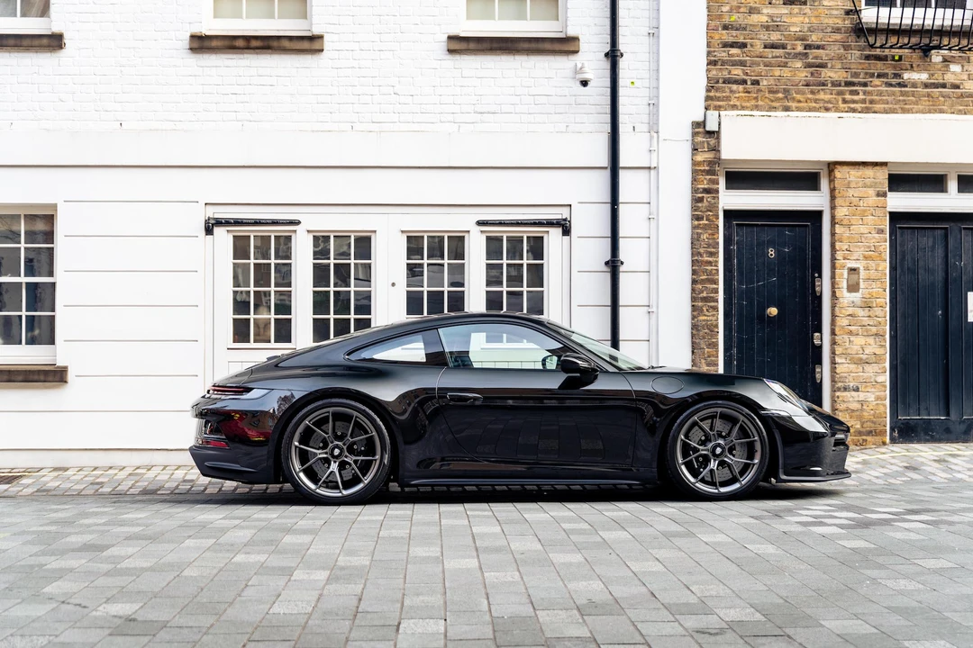 2022 Porsche 992 GT3 - Image 16 of 31