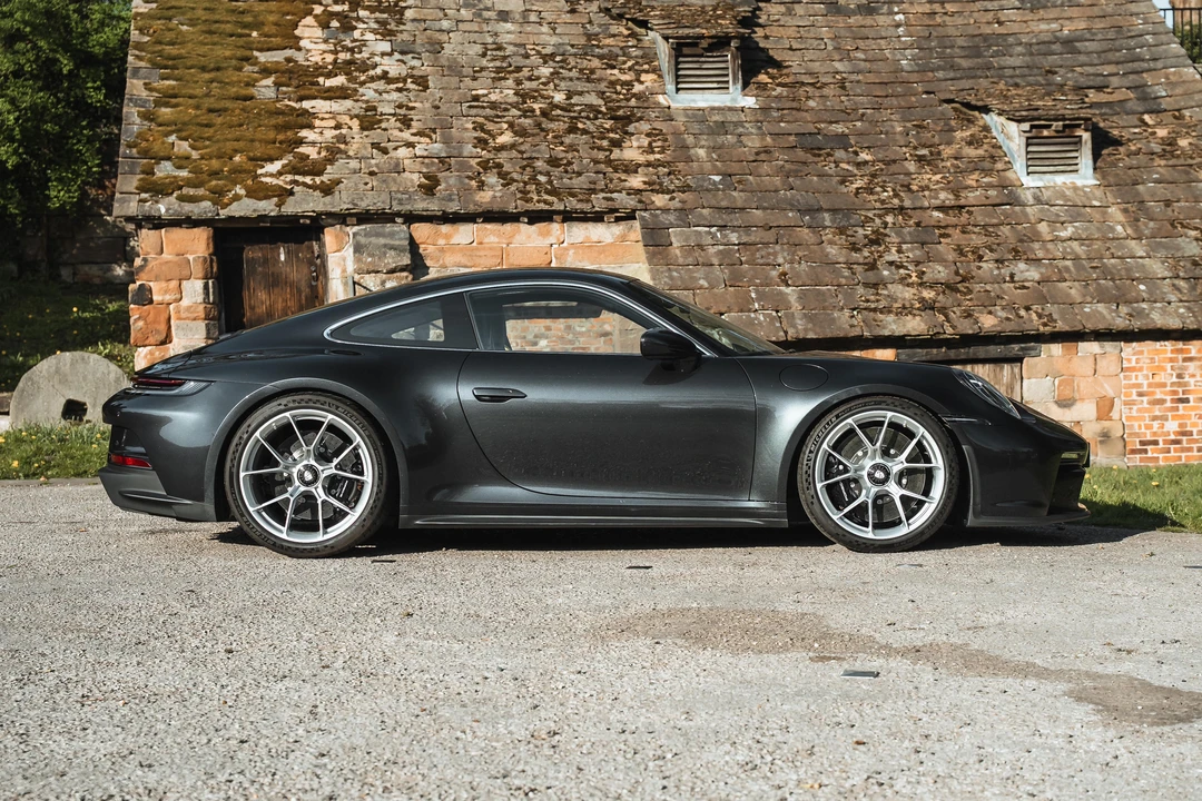 2022 Porsche 992 GT3 - Image 4 of 31