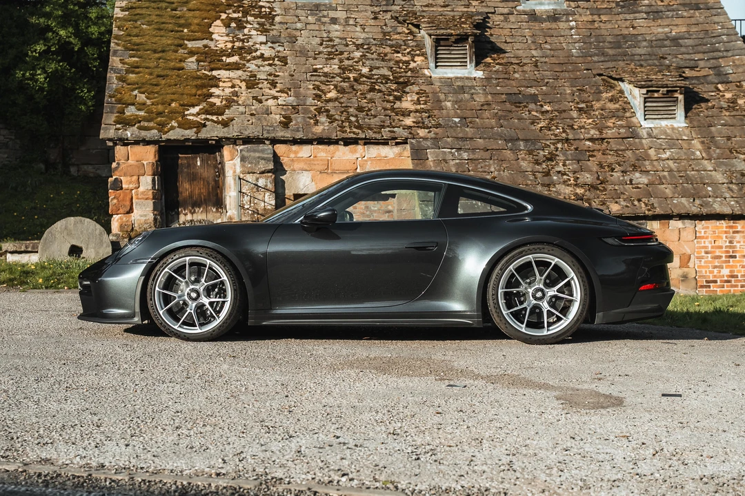2022 Porsche 992 GT3 - Image 8 of 31
